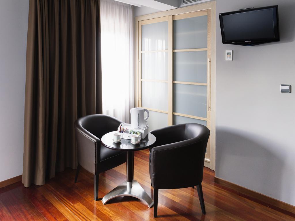 Hotel Valencia Ferrol Eksteriør bilde